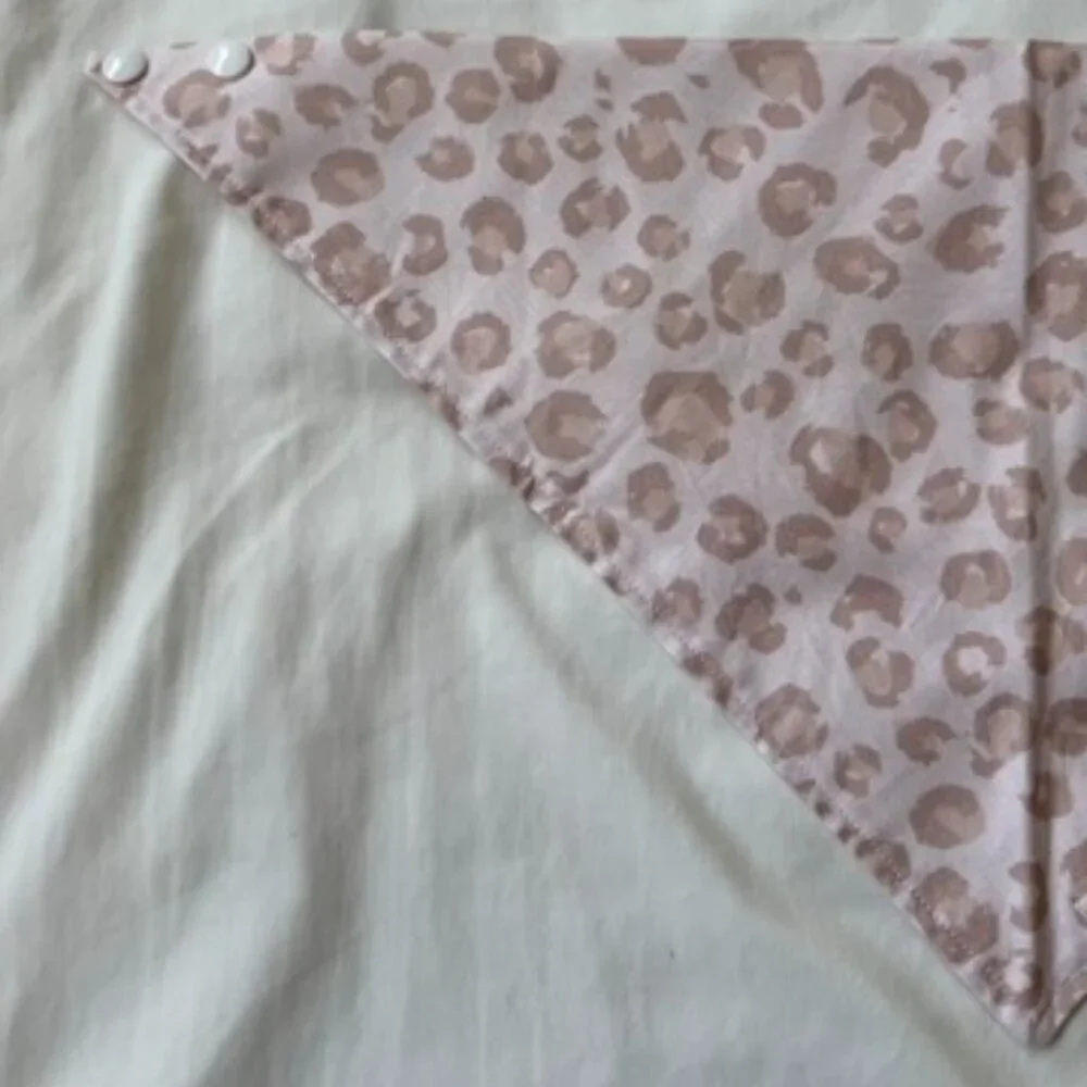 NWT, Canoodle Leopard Pattern Dog Bandana, Pink, Size L